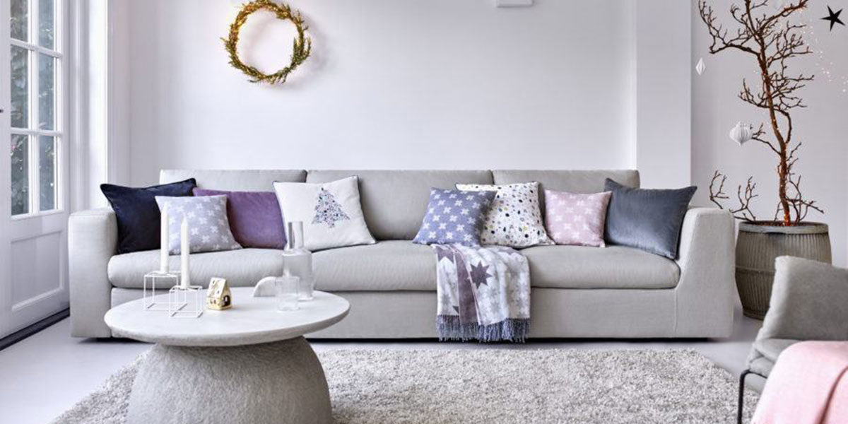 Esprit Kollektion für Weihnachten / Wohnzimmer mit Sofa