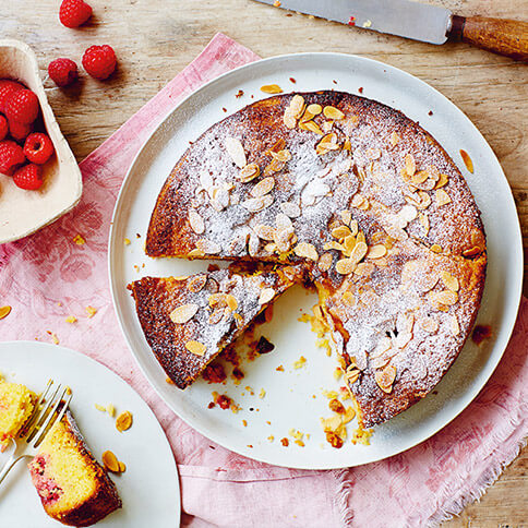 Mandel-Polenta-Kuchen mit Himbeeren