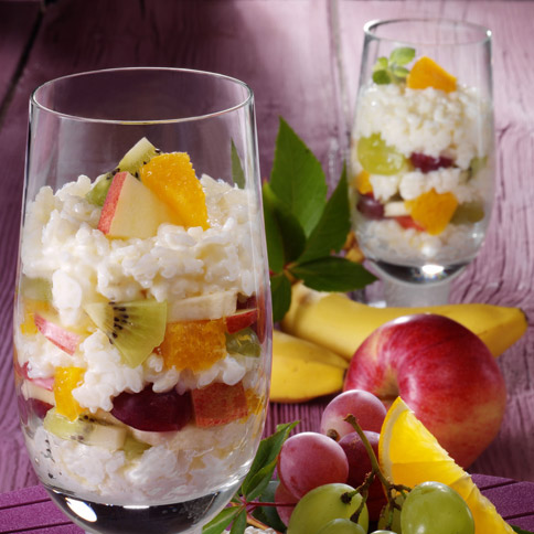 Milchreis-Dessert mit Obst