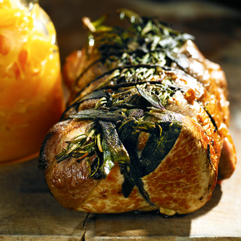 Karree vom Mangalitzaschwein mit Zwiebeln