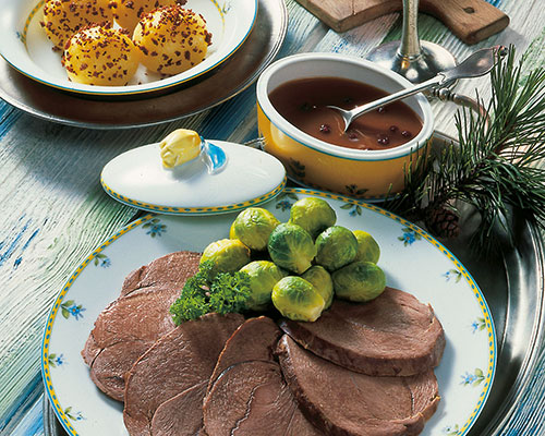 Hirschbraten mit Rosenkohl