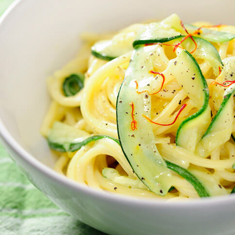 Spaghetti mit Zucchini und Safran