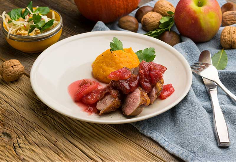 Entenbrustfilets mit Apfel-Pflaumensauce