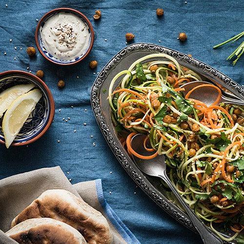 Möhren-Zucchini-Salat mit Kichererbsen