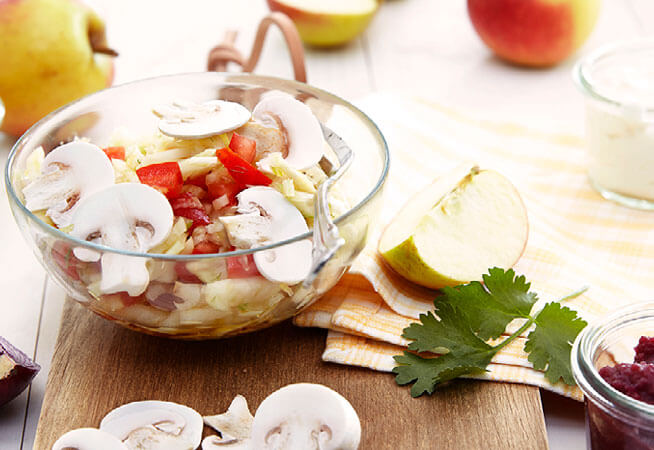 Fenchelsalat mit Apfel-Ingwer-Chutney, Portwein-Apfelpüree und Ziegenfrischkäse