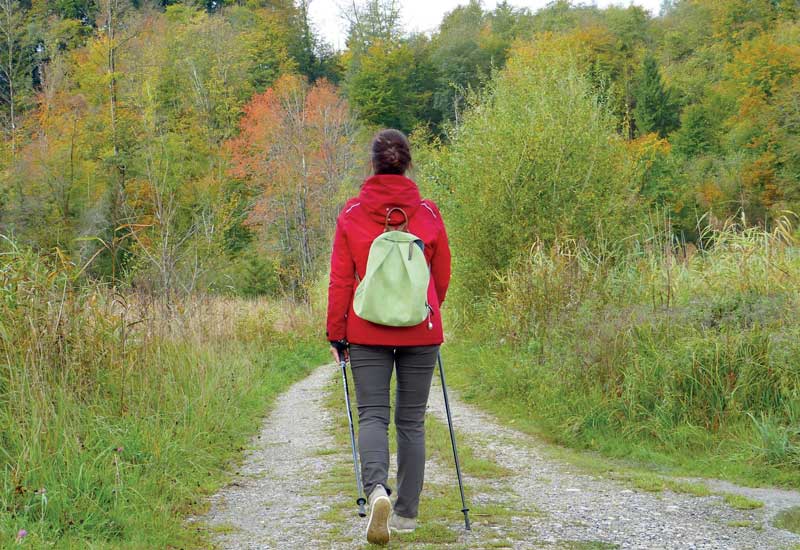 Frau beim Wandern