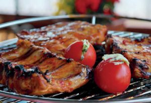 Fleisch und Gemüse auf dem Grill