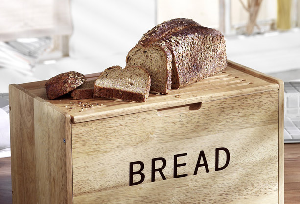 Brot auf Brotkasten