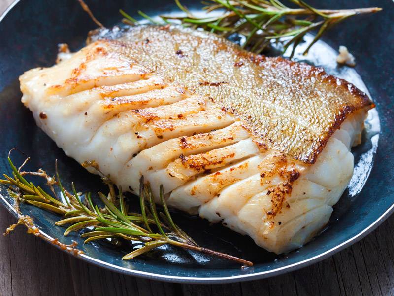 gebratener Fisch mit Kräutern