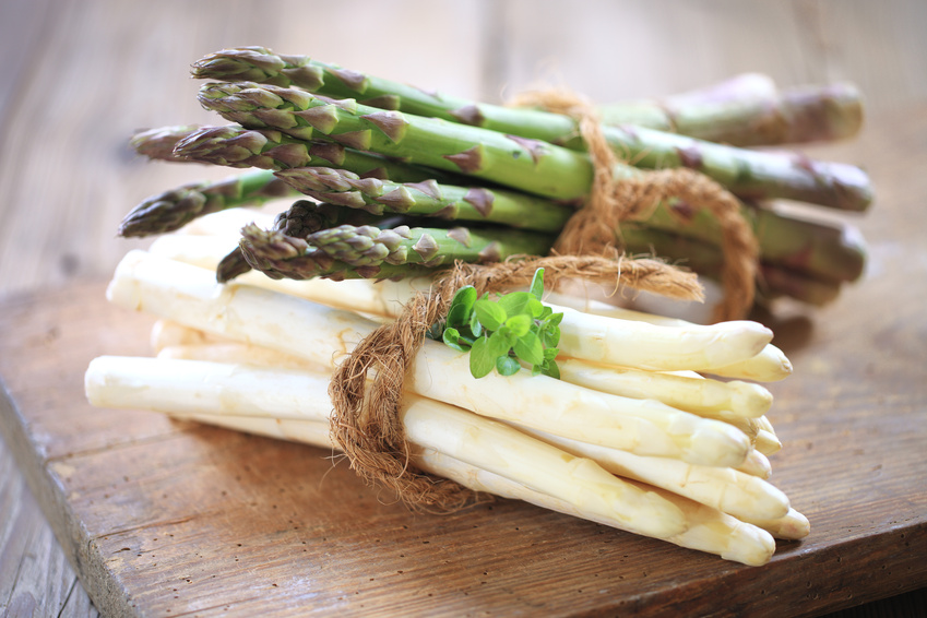 Grüner Und Weißer Spargel