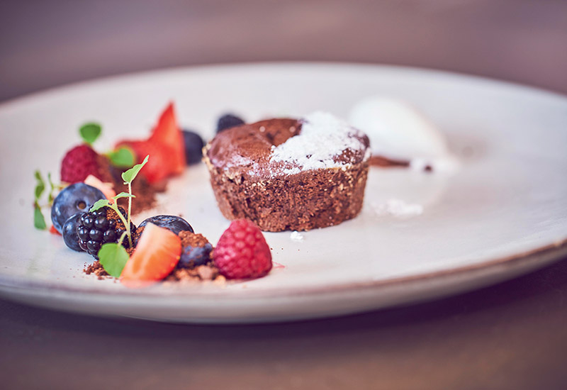 Schokoladenküchlein nach einem Rezept von Sternekoch Nelson Müller