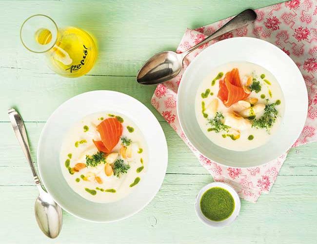 Rezepttipp: Spargelcremesuppe mit Kresse-Öl